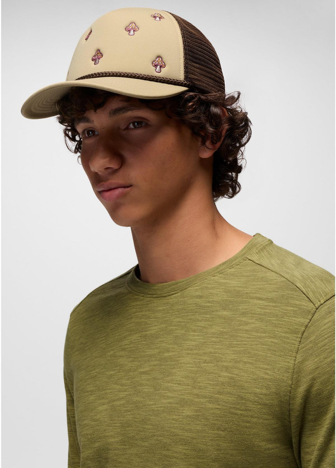 Doohickey Foam Trucker - Sandbar Mushrooms (on model)