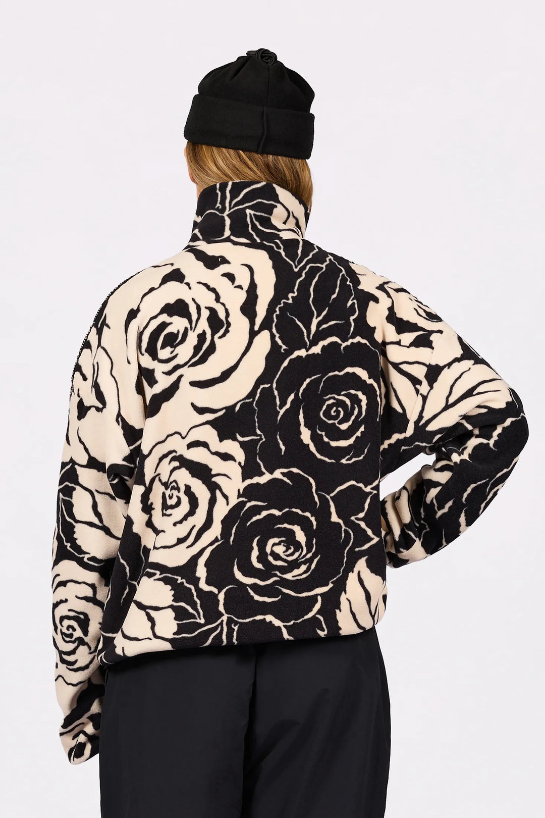 Eivy Ball Fleece - Black Rose